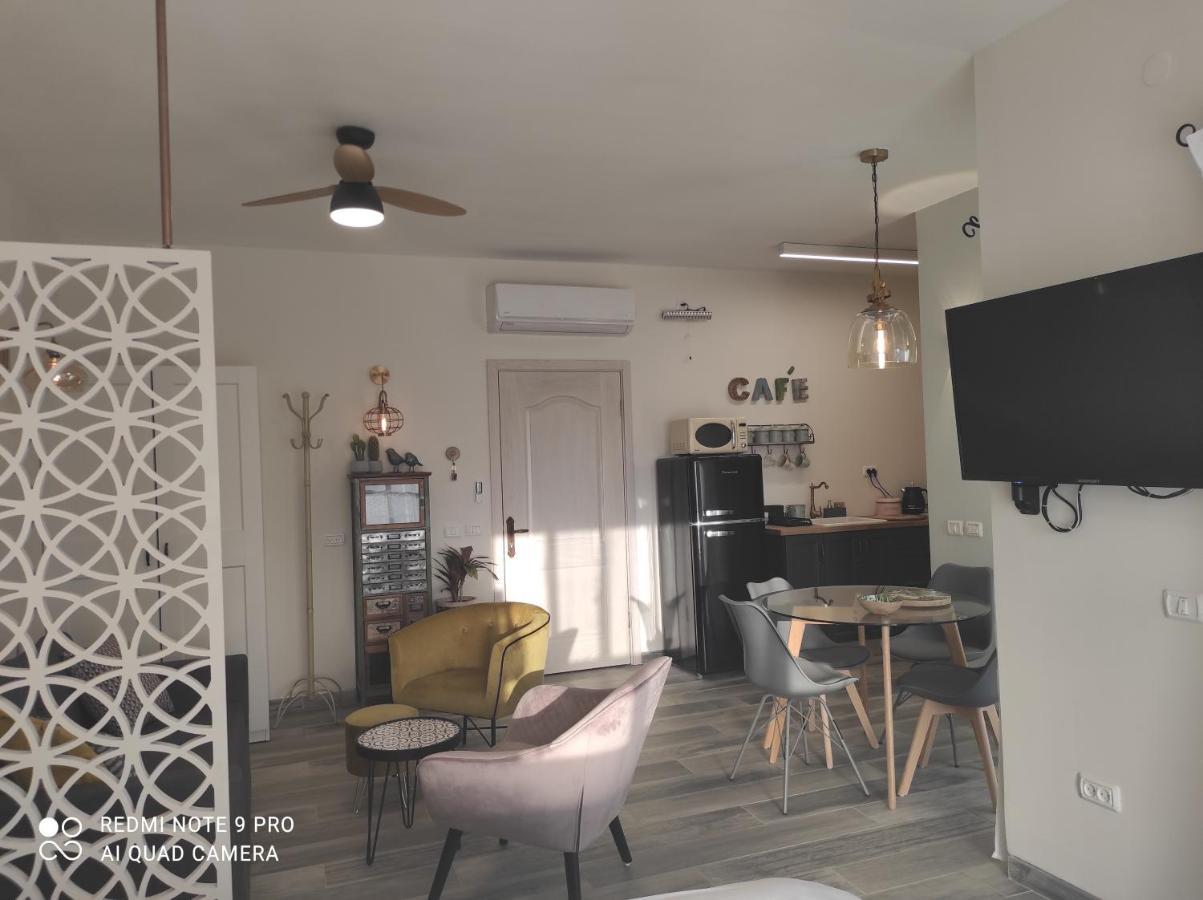 קיבוץ עין גדי Bar Suite מראה חיצוני תמונה