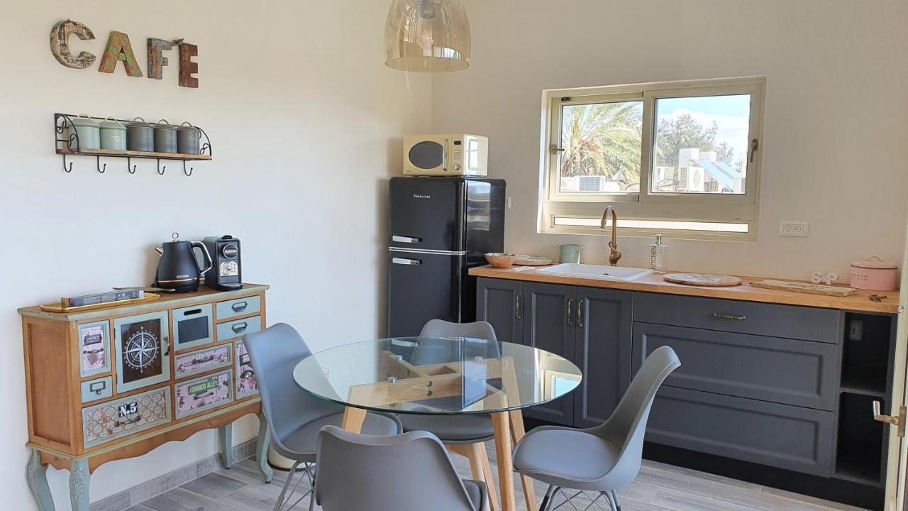 קיבוץ עין גדי Bar Suite מראה חיצוני תמונה